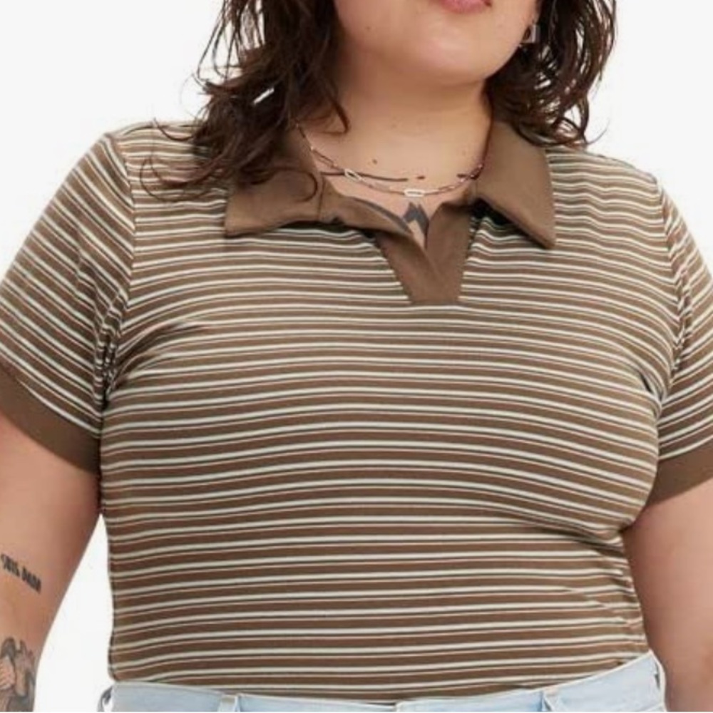 Levi's Women's Bonnie Shrunken Polo  COLOR (New).  Fennel Sepia. SIZE M.     NWT